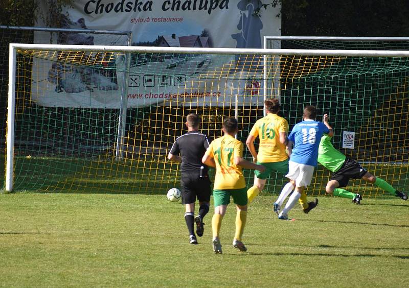 TJ Start Tlumačov (žlutí) vs. TJ Jiskra Domažlice (modří) 1:3.