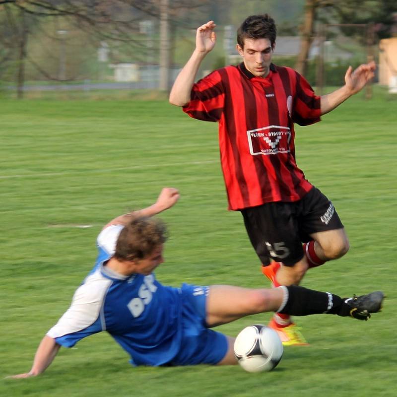 Z utkání fotbalistů TJ Sokol Mrákov a FC Dynamo Horšovský Týn.