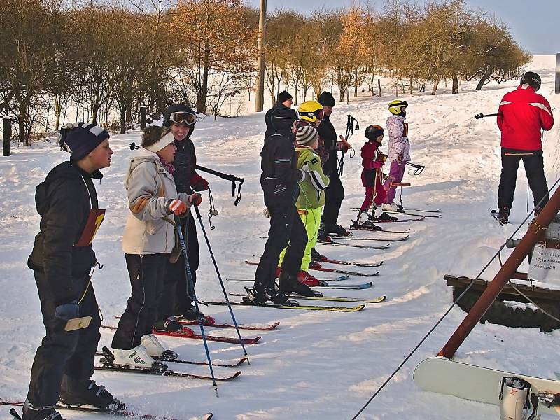 Lyžařské závody v Loučimi.
