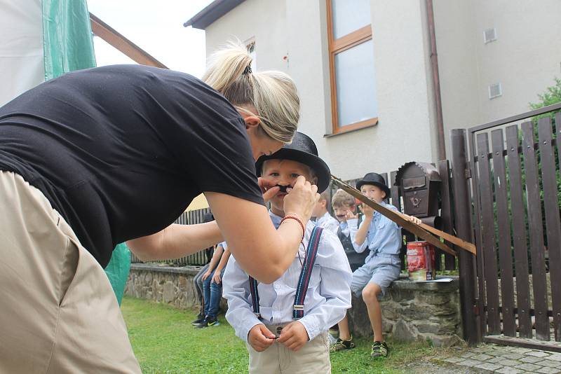 Oslava 100 let od zavedení elektřiny do obce.