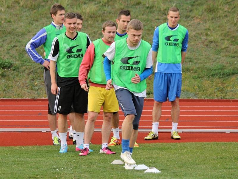 Z pátečního tréninku A a B mužstva Jiskry na Střelnici.  