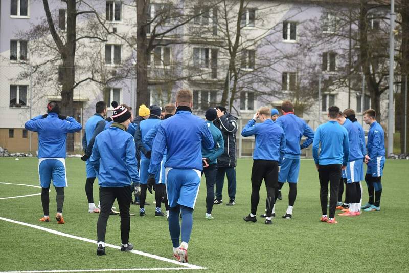 Fotbalisté třetiligových Domažlic během soustředění v areálu Jiskry.