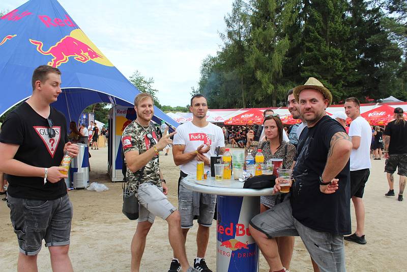 Chodrockfest 2019, druhý den. Nejvíce zazářila kapela Trautenberk.