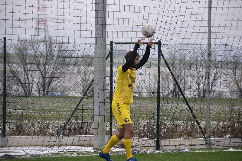 SOUBOJ TÝMŮ Z ČFL mezi Robstavem Přeštice a domažlickou Jiskrou skončil remízou 5:5. Foto: Jiří Pojar