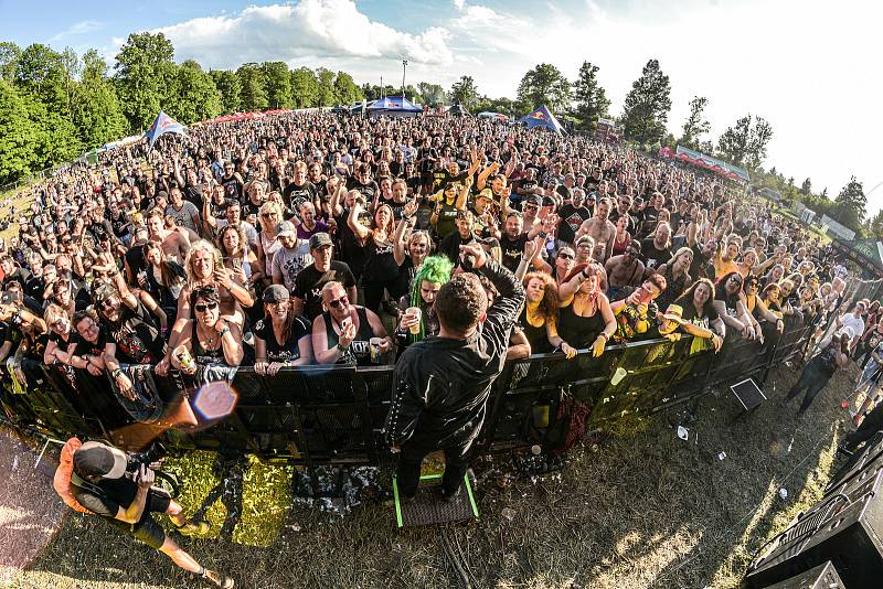 O uplynulém víkendu se v Holýšově konal rockový festival Pekelný poloostrov. Šlo o letošní dosud největší hudební akci v Plzeňském kraji.