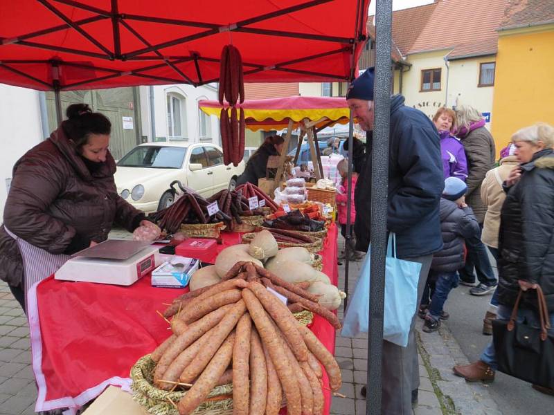 Vánoční trhy a rozsvícení stromu ve Staňkově.