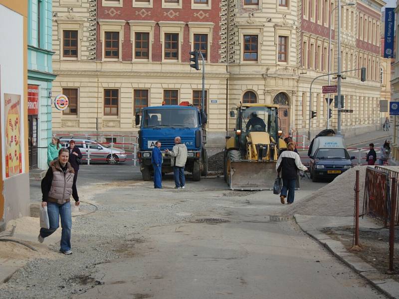 Stavební práce v domažlických ulicích, 23. března 2012