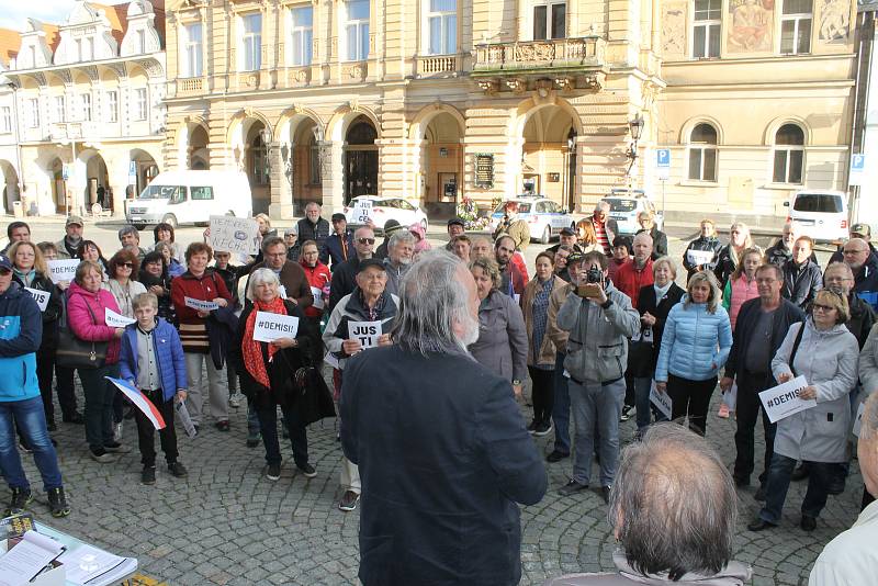 Demonstrace se uskutečnila v pondělí na náměstí Míru.