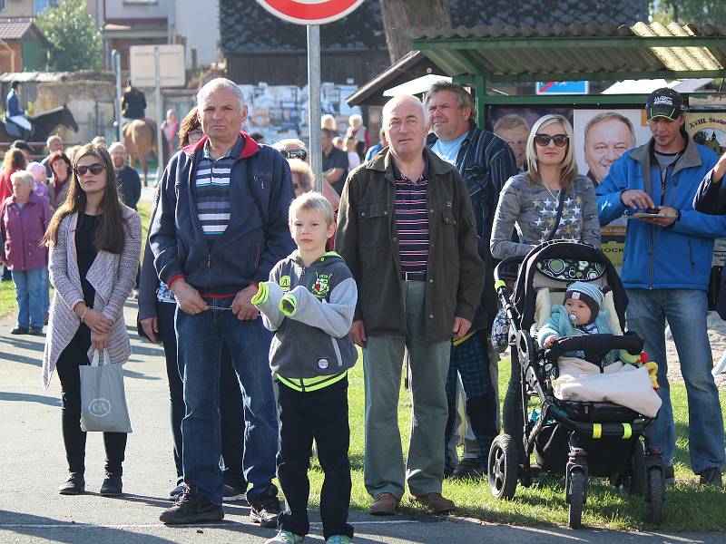 Svatováclavská jízda v Zahořanech.