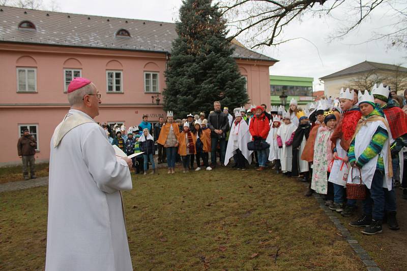 Zahájení tříkrálových sbírek ve Kdyni a Domažlicích.