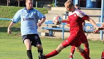 FK Holýšov B (v modrém) - Sokol Osvračín (v červeném) 2:2, na penalty 2:4.