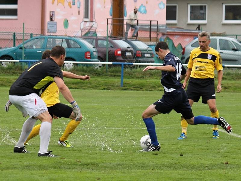 Z utkání mezi fotbalisty TJ Slavoj Koloveč A a FC Dynamo H. Týn A.