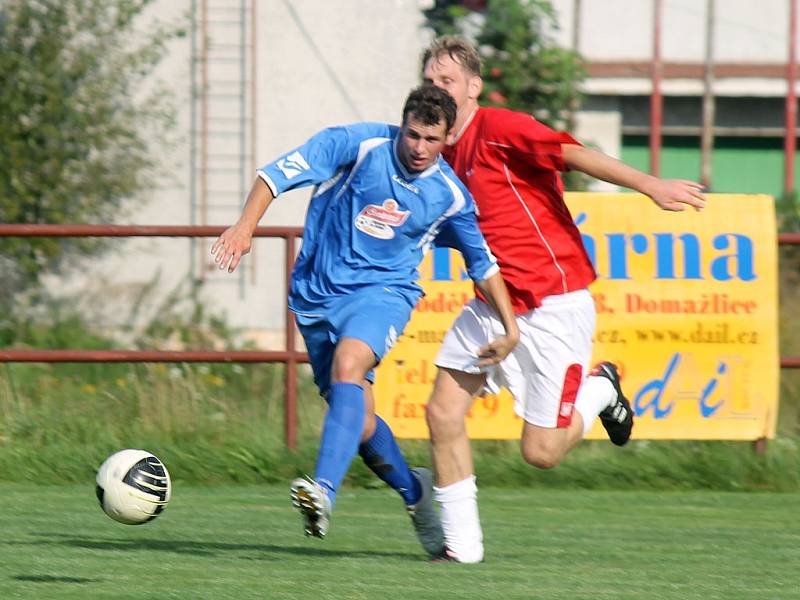 Ve šlágru úvodního kola okresního přeboru se v Chodově utkali fotbalisté domácího Tatranu se soupeřem ze ZD Meclov. 