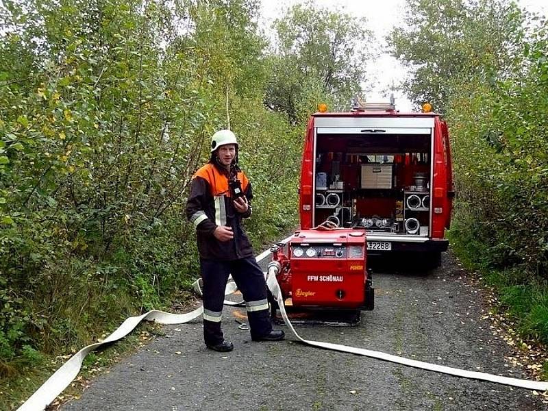 Ze cvičení českých a německých hasičů na Poběžovicku.