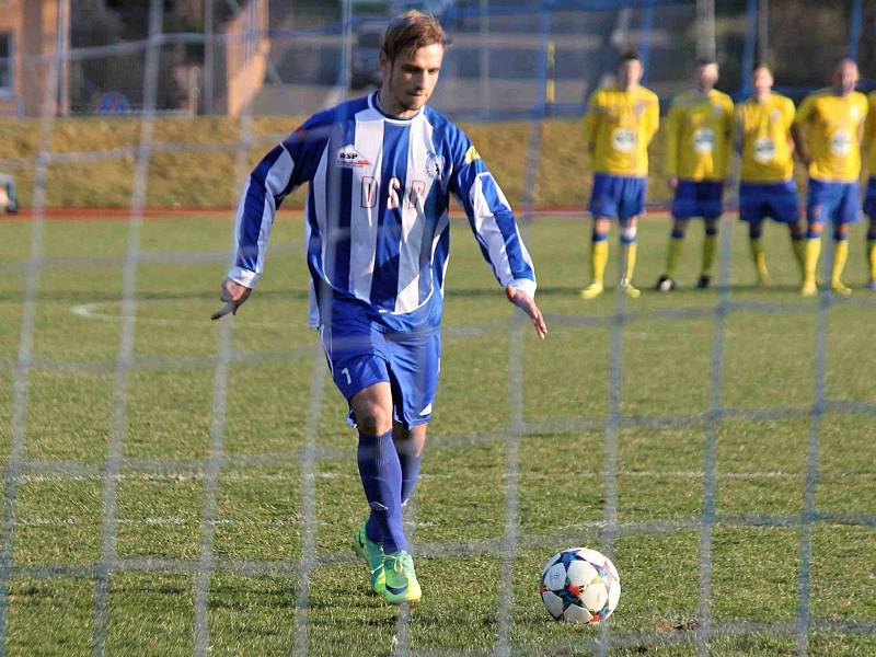 Z utkání Jiskry Domažlice s SK Benešov.