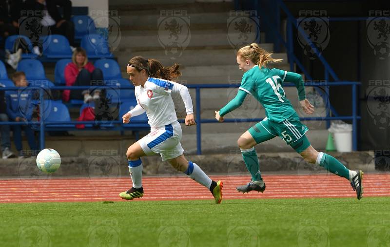 Česká fotbalová reprezentace žen U15 podlehla v Domažlicích Němkám.