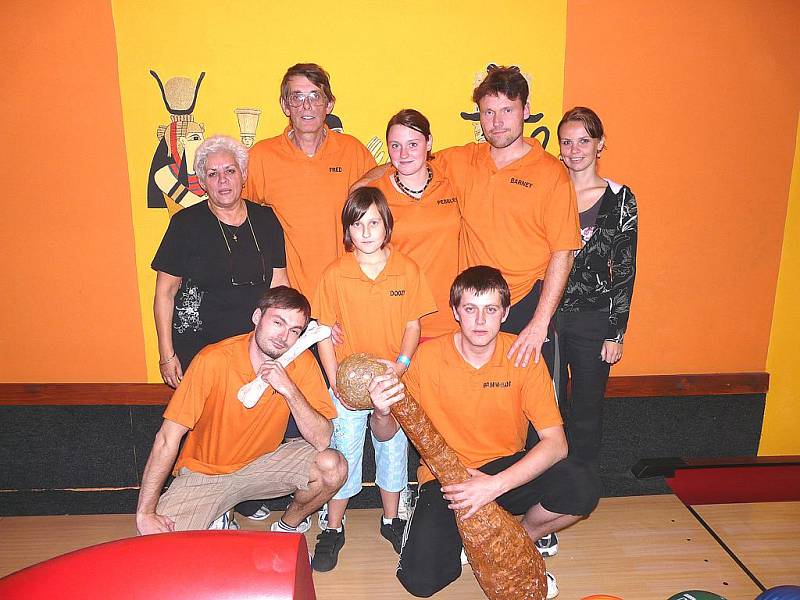 Flinstouni, účastníci Kdyňské bowlingové ligy.