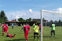 Sokol Lom u Tachova v minulém domácím zápase fotbalového TaNET okresního přeboru prohrál doma se Sokolem Bor 1:3. V sobotu se ale bude chtít na svém trávníku rozloučit s fanoušky vítězstvím nad rezervou Baníku Stříbro.