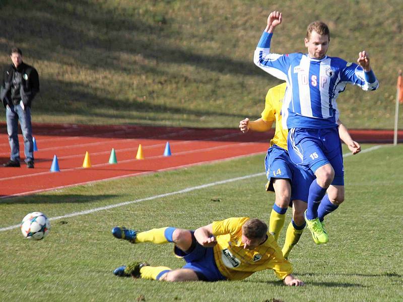 Z utkání Jiskry Domažlice s SK Benešov.