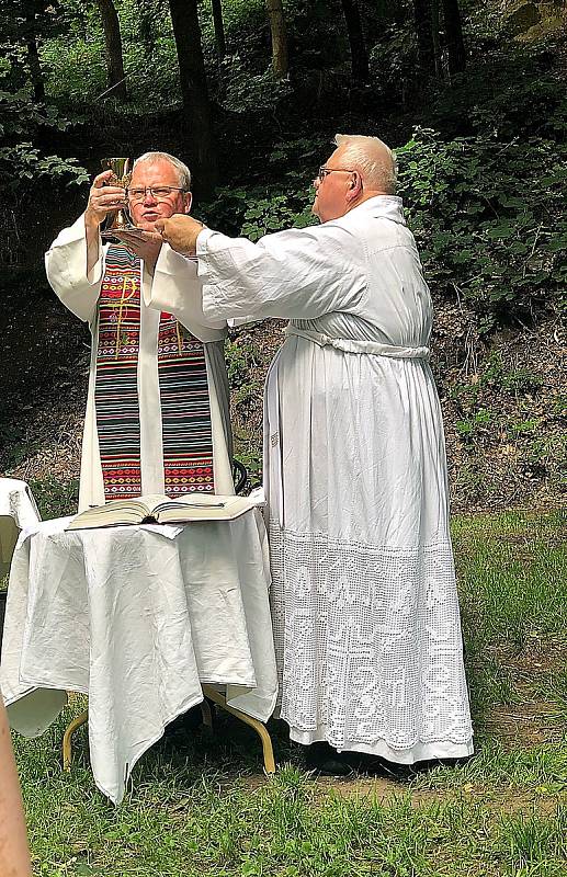 Po 141 letech se opět u domažlické štoly Škarmaň konala bohoslužba, kterou sloužil farář Miroslaw Gierga. Iniciátory akce byli členové spolku Domažlický dějepis.