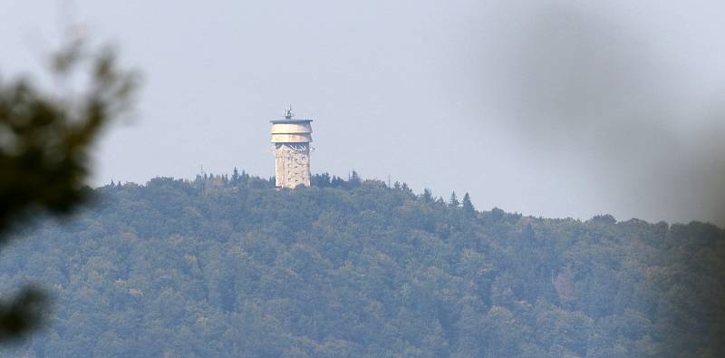 Opravená věž Starého Herštejna slouží už rok, podívejte se na výhledy