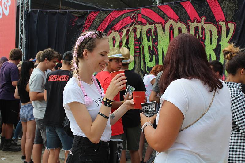 Chodrockfest 2019, druhý den. Nejvíce zazářila kapela Trautenberk.