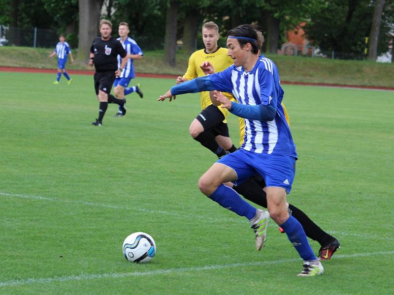 Dorostenecké derby v krajském přeboru. Jiskra Domažlice vs. FC Dynamo H. Týn.