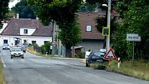 Silnice mezi Domažlicemi, Havlovicemi a komunikací I/26 je vyfrézovaná.