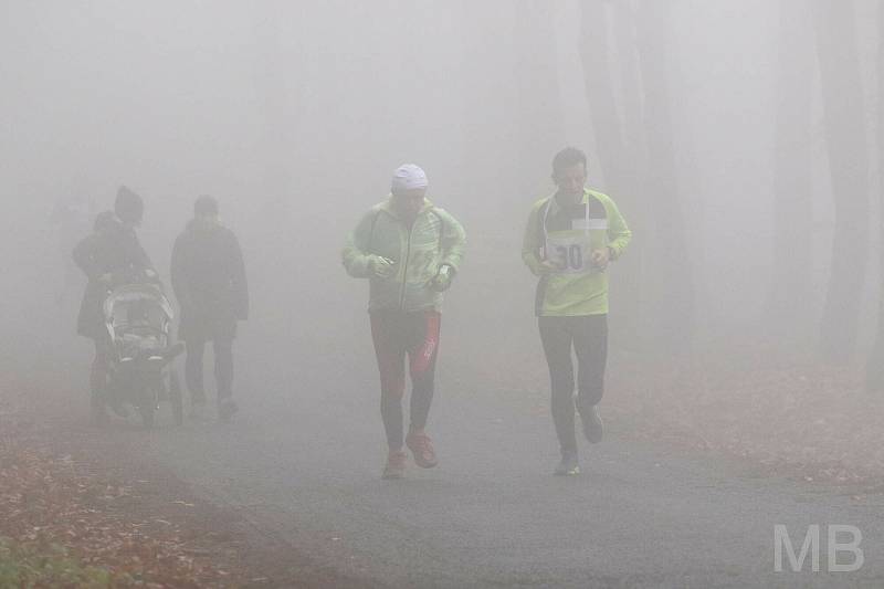 Více než 60 závodníků vyběhlo ze Kdyně na horskou chatu Koráb vzdálenou 6,3 kilometru  s převýšením 365 metrů. Běh se uskutečnil po dvou letech.