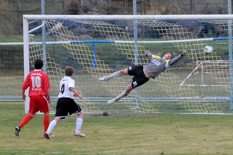 Z derby fotbalistů FK Holýšov ve Stodě.