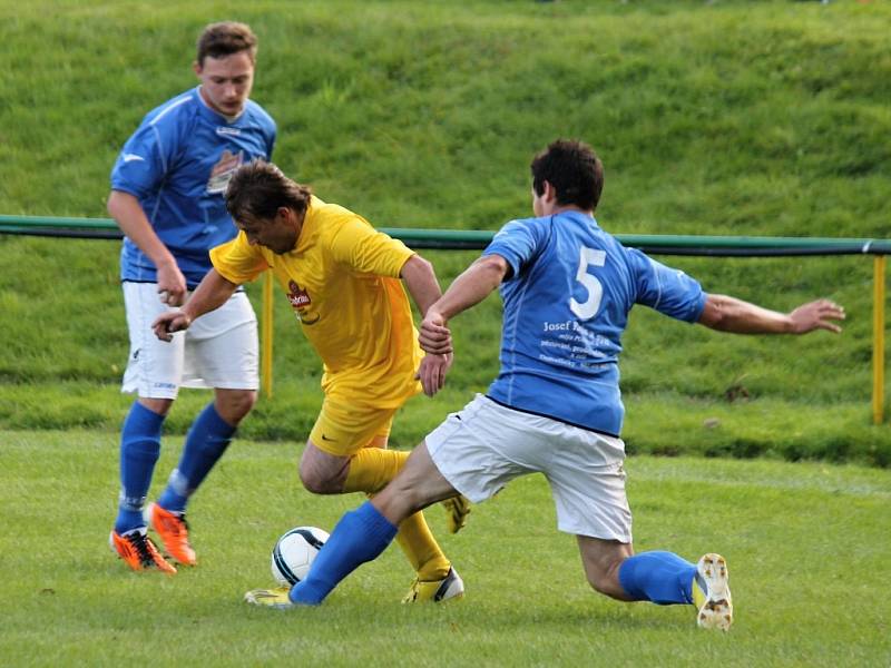 Další fotbalové chodské derby. Tlumačov vs. Milavče.