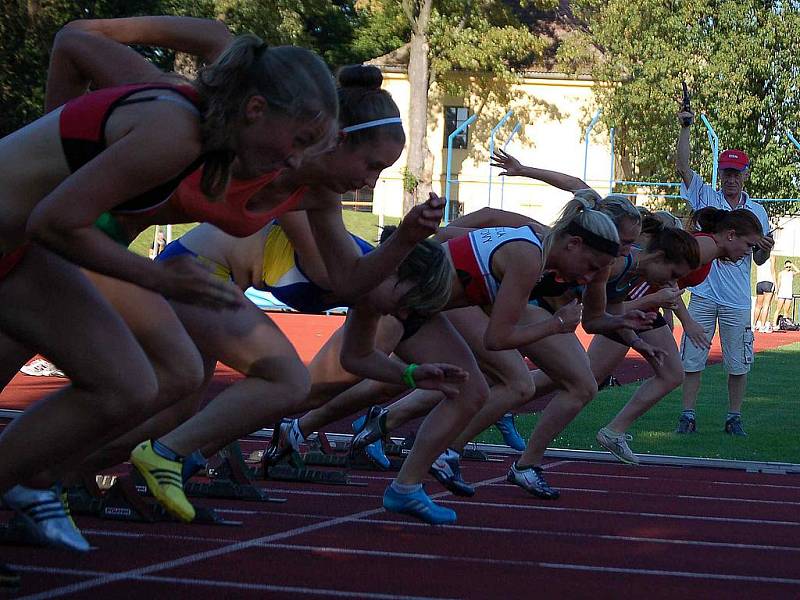 Z 46. ročníku atletického mítinku Chodská 1500 v Domažlicích.