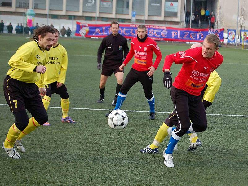 Fotbalový svátek v Domažlicích. Lídr divizní skupiny A Jiskra se utkala s lídrem Gambrinus ligy Viktorií Plzeň.