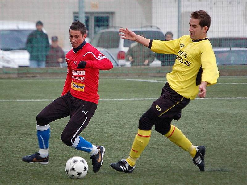 Fotbalový svátek v Domažlicích. Lídr divizní skupiny A Jiskra se utkala s lídrem Gambrinus ligy Viktorií Plzeň.