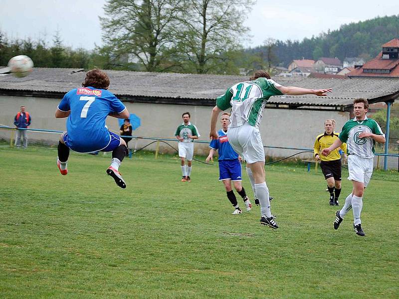 Z utkání FK Staňkov s týmem z Chlumčan.