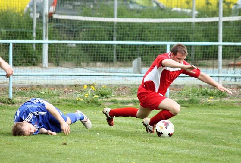 Z utkání fotbalistů Postřekova s Chodovou Planou.