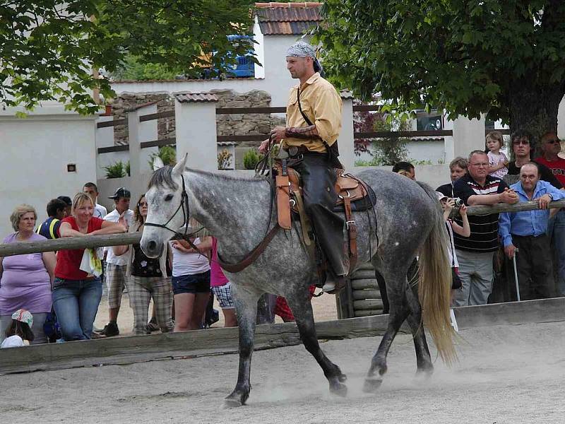 Z 19. country show ve Svržně.