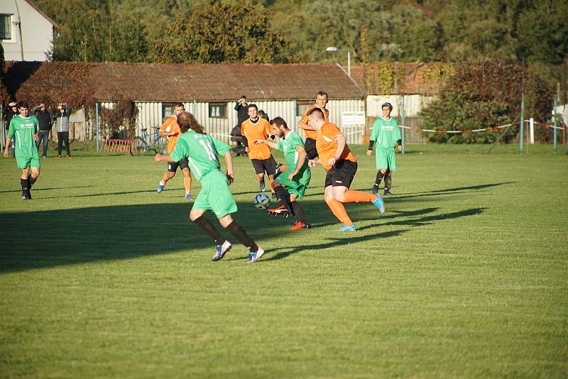 Fotbalisté Stráže podlehli na domácím hřišti Kolovči 2:7