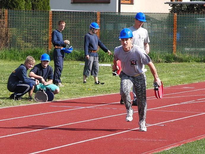 Ze soutěže v požárním sportu okrsku č. 6 Horšovský Týn. 