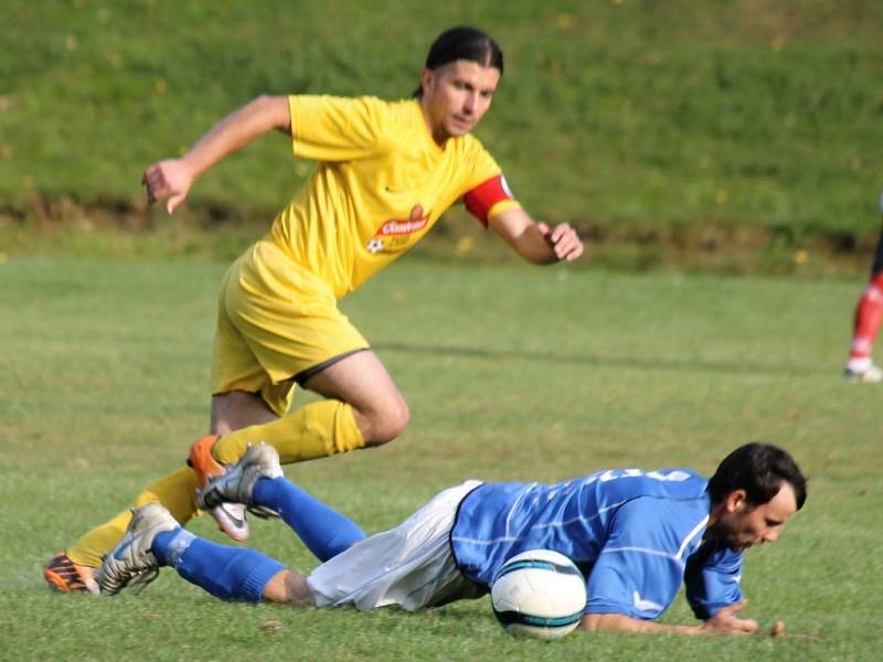 Další fotbalové chodské derby. Tlumačov vs. Milavče.