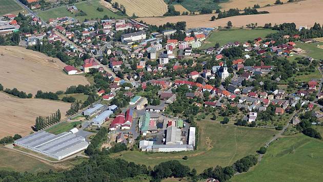 Letecký pohled na Klenčí pod Čerchovem.
