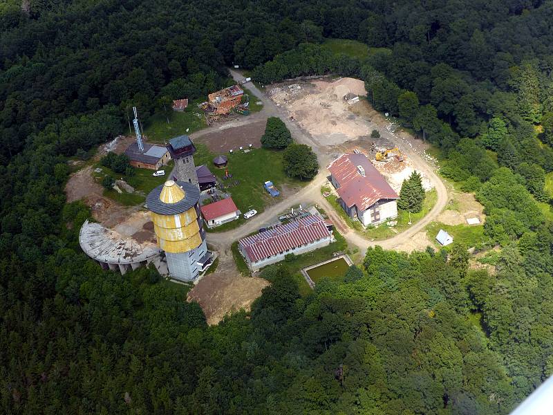 Marek Bažant se zamiloval do létání a fotografování. Oba koníčky spojil dohromady a často dokumentuje Domažlicko.