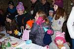 Předškoláci a školáci připravili do Staré pošty Vánoční jarmark.