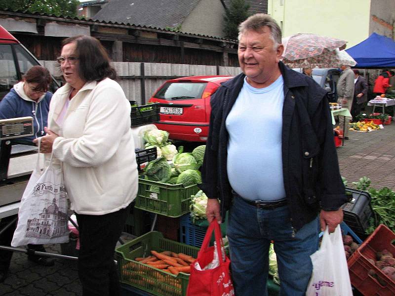 V Domažlicích obnovili farmářské trhy, avšak na jiném místě.