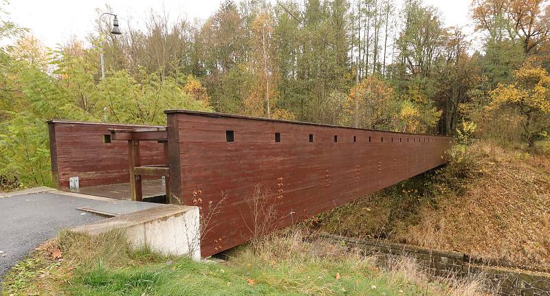 Náhonem Teplé Bystřice pořád teče voda, už přes čtyři staletí