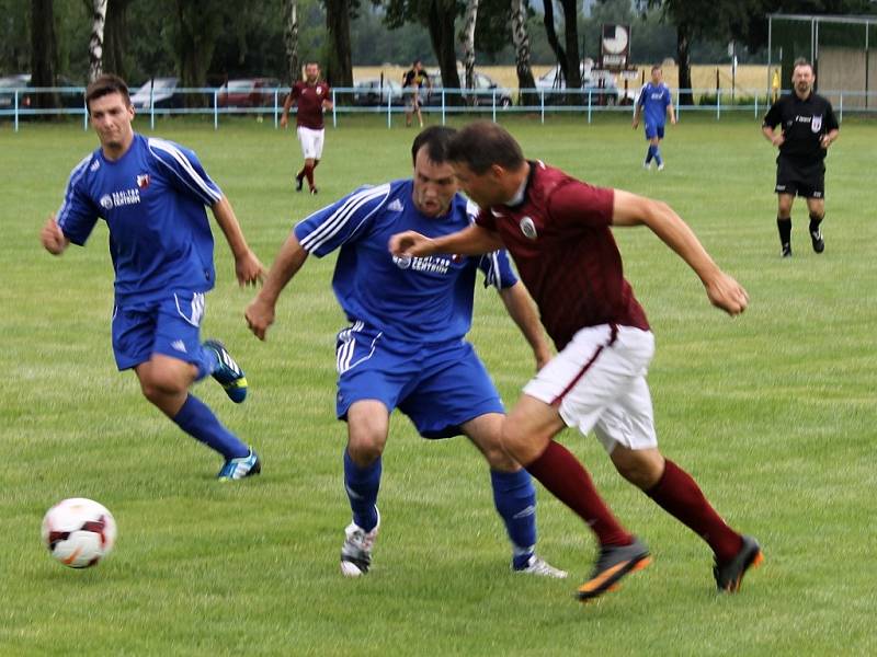 Pouťový zápas fotbalistů Sokola Postřekov a SG Sparta Praha.