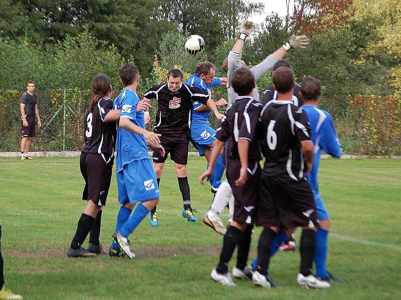 Z utkání fotbalistů Startu Tlumačov A a ZD Meclov A.