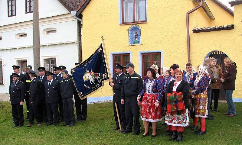 Martinská pouť v Nevolicích - svěcení praporu.