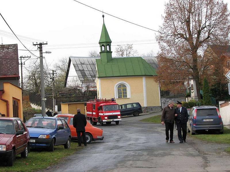 Martinská pouť v Nevolicích - svěcení praporu.