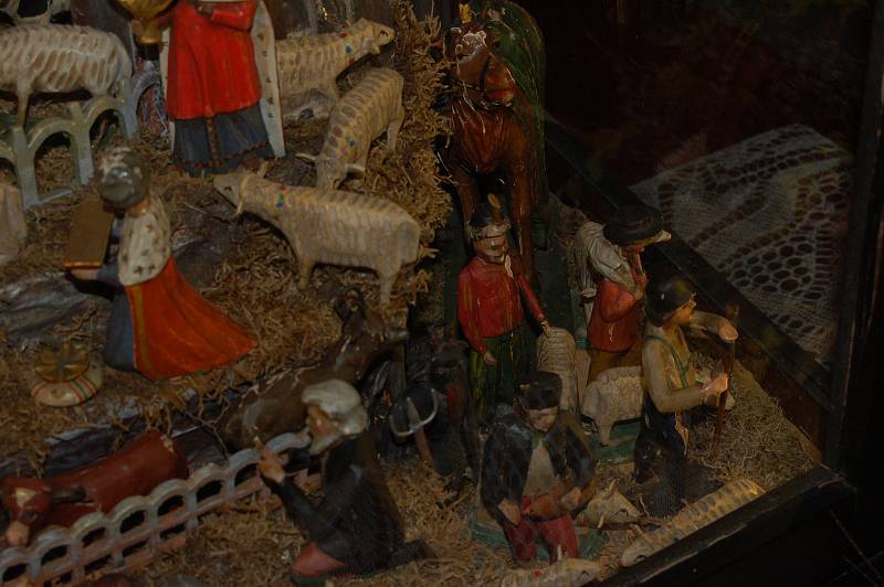 BETLÉM S ČERTY byl největším lákadlem pro návštěvníky kostela Všech svatých v Horšově, kde se o Štědrém dnu rozdávalo Betlémské světlo a sloužila mše pro děti.